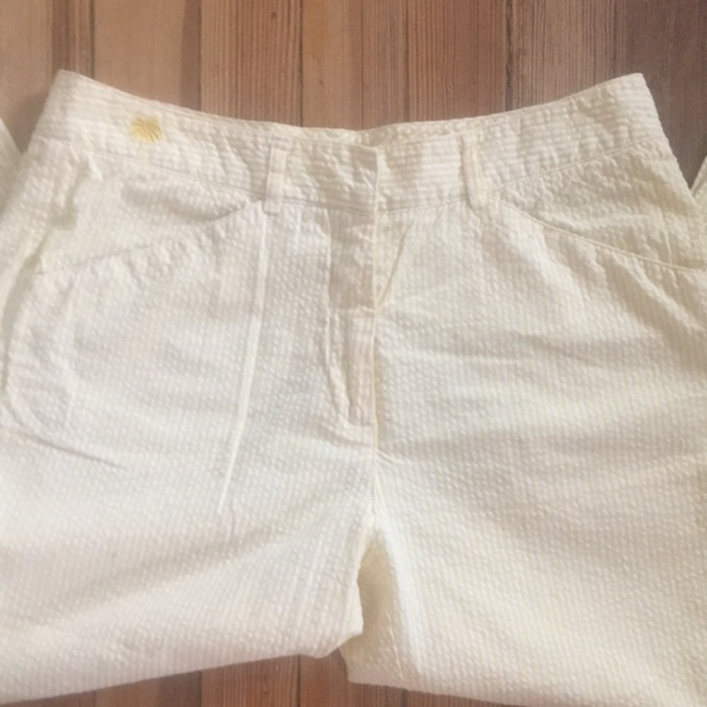 Pale yellow/white seersucker capris LILLY PULITZER size 4 - Picture 2 of 10